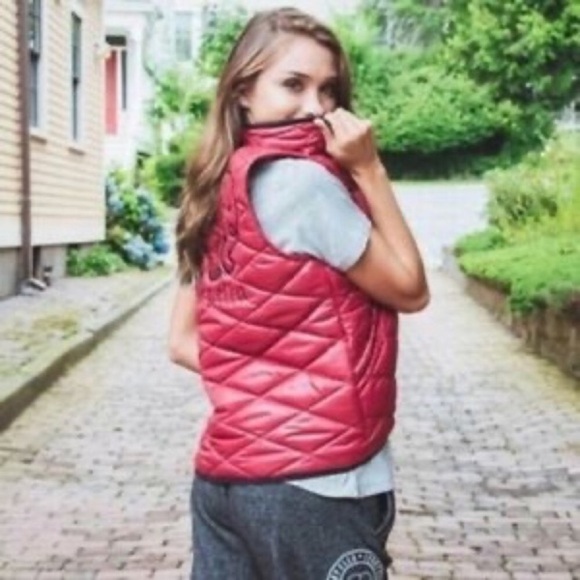 25.Ivory Ella Puffer Rumba Red Vest - Picture 1 of 13